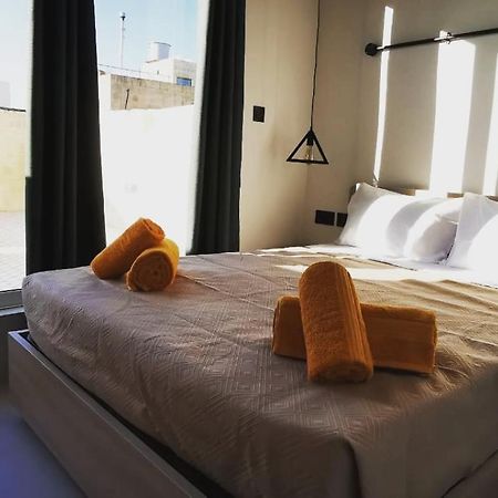 Chic Penthouse Industrial-Style Daire Mosta Dış mekan fotoğraf