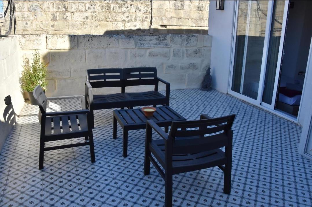 Chic Penthouse Industrial-Style Daire Mosta Dış mekan fotoğraf
